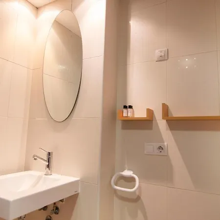 Downtown Host Apartment *