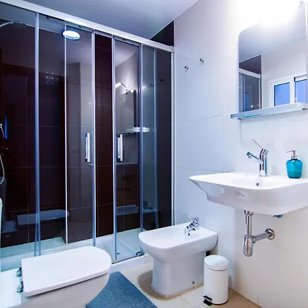 Apartment Downtown Host